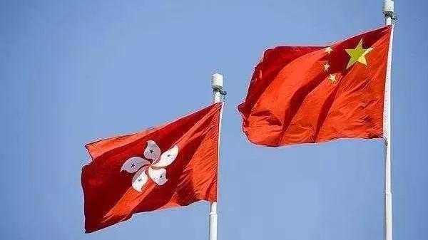 211高材生返乡创业年营业额100多万，年轻人走出校门后的选择，到底听谁的？